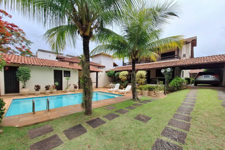 Casa à venda com 560m², 5 quartos e 3 vagasQuintal