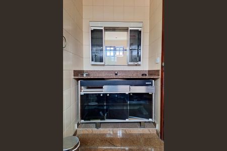 Casa à venda com 560m², 5 quartos e 3 vagasBanheiro da Suíte 4