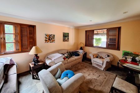 Sala 1 de casa à venda com 5 quartos, 560m² em Camboinhas, Niterói