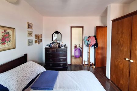 Casa à venda com 560m², 5 quartos e 3 vagasSuíte 2