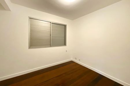 Apartamento à venda com 143m², 4 quartos e 2 vagasQuarto 4