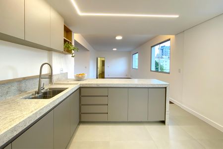 Apartamento à venda com 143m², 4 quartos e 2 vagasCozinha