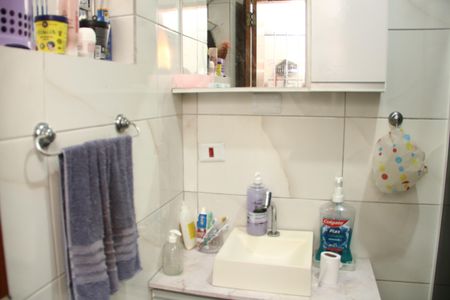 Casa à venda com 84m², 3 quartos e 1 vagaBanheiro