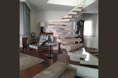 Casa à venda com 3 quartos, 540m² em Adalgisa, São Paulo