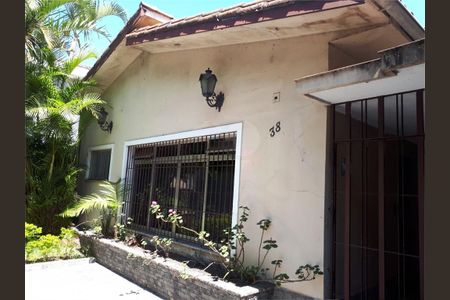 Casa à venda com 275m², 3 quartos e 4 vagas