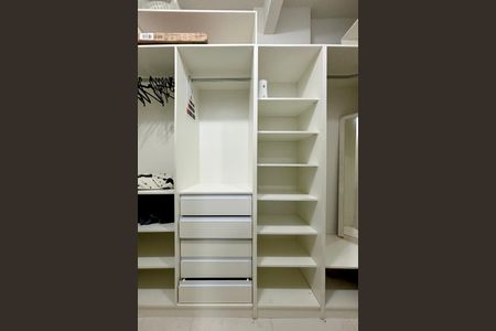 Apartamento à venda com 53m², 1 quarto e sem vagaÁrea de serviço - closet