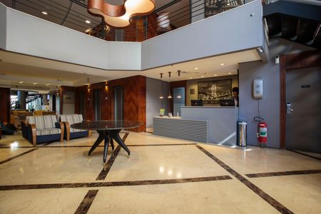 Studio para alugar com 32m², 1 quarto e 1 vaga Studio para alugar com 32m², 1 quarto e 1 vagaHall social