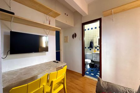 Kitnet/Studio para alugar com 1 quarto, 27m² em Catete, Rio de Janeiro