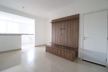 Sala de apartamento para alugar com 2 quartos, 56m² em Santa Mônica, Uberlândia