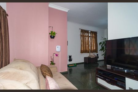 Casa à venda com 155m², 3 quartos e 1 vagaSala de TV