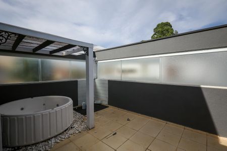 Casa de condomínio para alugar com 120m², 3 quartos e 3 vagasÁrea gourmet - Banheira Hidromassagem 