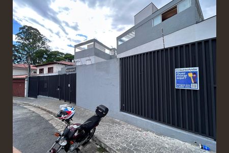 Casa de condomínio para alugar com 120m², 3 quartos e 3 vagasFachada Interna 
