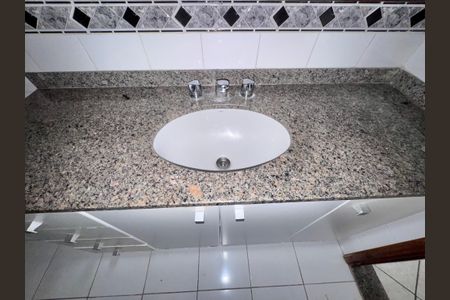 Apartamento à venda com 200m², 3 quartos e 2 vagasBanheiro Social