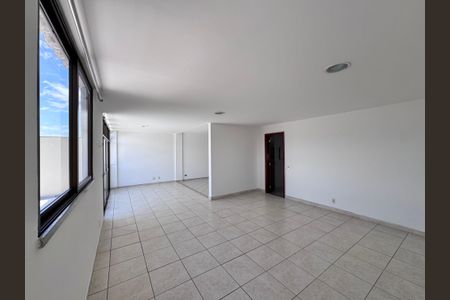 Apartamento à venda com 200m², 3 quartos e 2 vagasSala