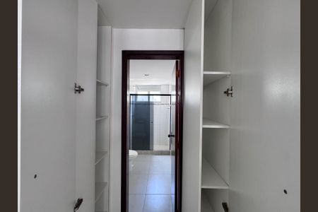Apartamento à venda com 200m², 3 quartos e 2 vagasSuíte