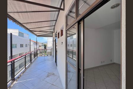 Apartamento à venda com 200m², 3 quartos e 2 vagasVaranda dormitórios