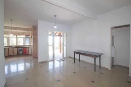 Casa à venda com 190m², 3 quartos e 2 vagasSala