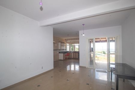 Casa à venda com 190m², 3 quartos e 2 vagasSala