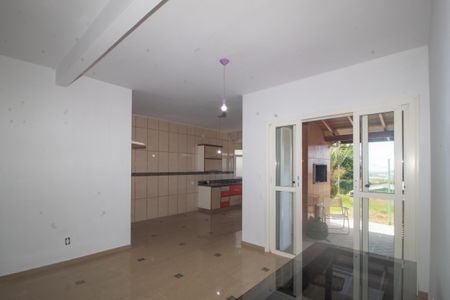 Sala de casa à venda com 3 quartos, 190m² em Vila Nova, Porto Alegre