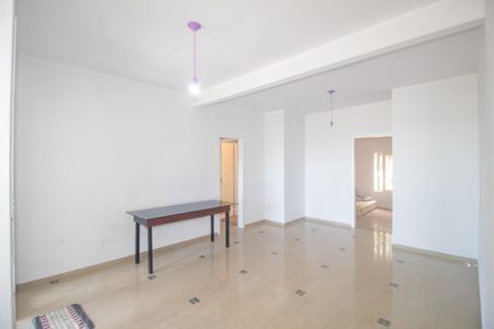 Casa à venda com 190m², 3 quartos e 2 vagasSala