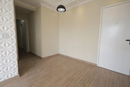 Sala de apartamento à venda com 2 quartos, 51m² em Vila Curuçá, Santo André