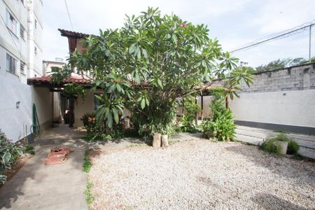 Casa para alugar com 314m², 4 quartos e 5 vagasQuintal da Frente