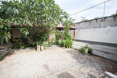 Casa para alugar com 314m², 4 quartos e 5 vagasQuintal da Frente