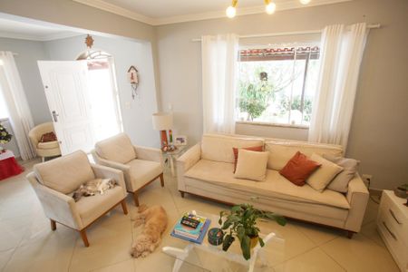 Casa para alugar com 314m², 4 quartos e 5 vagasSala de Estar