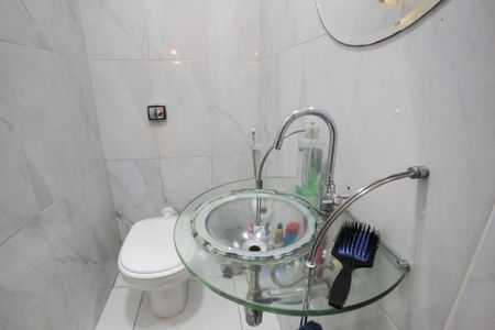 Casa para alugar com 314m², 4 quartos e 5 vagasLavabo