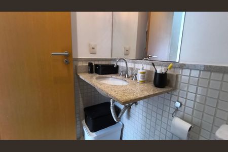 Apartamento para alugar com 71m², 2 quartos e 1 vaga Apartamento para alugar com 71m², 2 quartos e 1 vagaBanheiro da Suíte