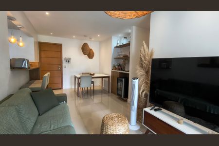 Apartamento para alugar com 71m², 2 quartos e 1 vaga Apartamento para alugar com 71m², 2 quartos e 1 vagaSala