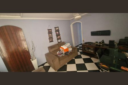 Casa à venda com 4 quartos, 210m² em Vila Silvia, São Paulo