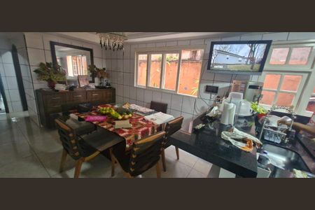 Casa à venda com 4 quartos, 210m² em Vila Silvia, São Paulo