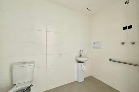 Banheiro de kitnet/studio à venda com 1 quarto, 24m² em Vila Santa Catarina, São Paulo