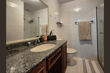 Apartamento à venda com 73m², 2 quartos e 1 vagaBanheiro suite 2