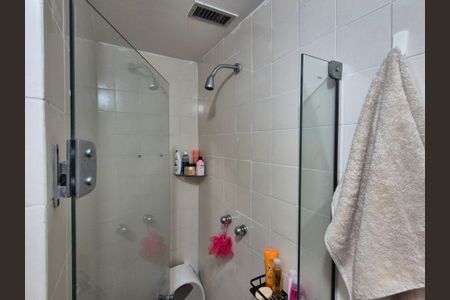 Apartamento à venda com 73m², 2 quartos e 1 vagaBanheiro suite 1