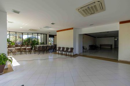 Apartamento à venda com 73m², 2 quartos e 1 vagaÁrea comum 