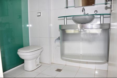 Apartamento para alugar com 79m², 2 quartos e 1 vaga Apartamento para alugar com 79m², 2 quartos e 1 vagaDetalhe - Banheiro Social