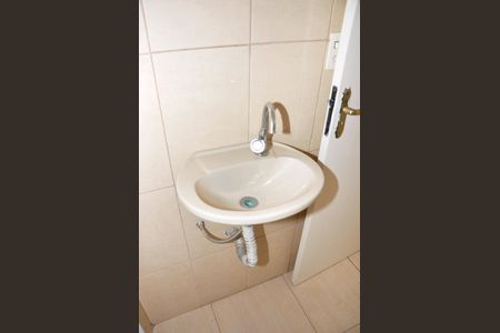 Apartamento para alugar com 79m², 2 quartos e 1 vaga Apartamento para alugar com 79m², 2 quartos e 1 vagaDetalhe - Banheiro da Área de Serviço