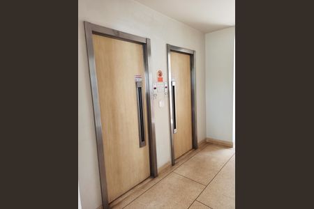 Apartamento para alugar com 79m², 2 quartos e 1 vaga Apartamento para alugar com 79m², 2 quartos e 1 vagaHall Elevador