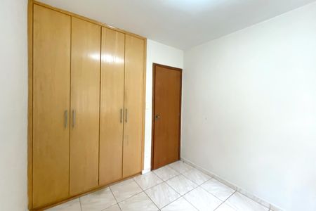 Apartamento à venda com 76m², 3 quartos e 2 vagasQuarto 2