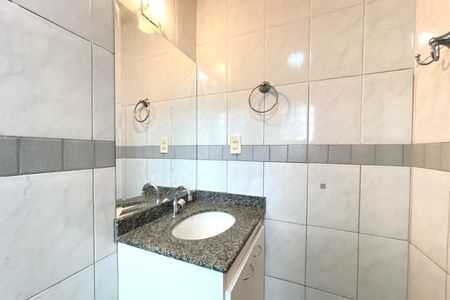 Apartamento à venda com 76m², 3 quartos e 2 vagasBanheiro da Suíte 1