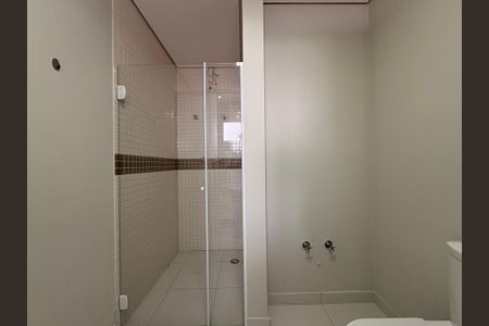 Apartamento à venda com 80m², 2 quartos e 2 vagasBanheiro da suíte 1