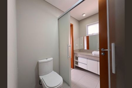Apartamento à venda com 80m², 2 quartos e 2 vagasBanheiro da suíte 2