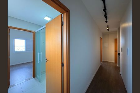 Apartamento à venda com 80m², 2 quartos e 2 vagascorredor acesso a suite 