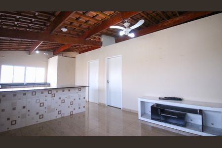 Sala de casa para alugar com 2 quartos, 80m² em Jardim Elba, São Paulo