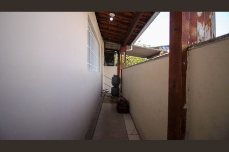 Casa para alugar com 80m², 2 quartos e 3 vagas Casa para alugar com 80m², 2 quartos e 3 vagasCorredor