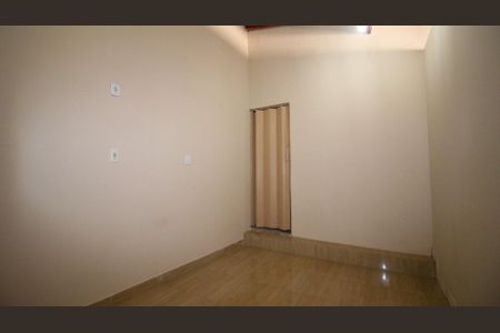 Casa para alugar com 80m², 2 quartos e 3 vagas Casa para alugar com 80m², 2 quartos e 3 vagasQuarto