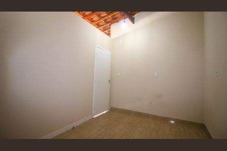 Casa para alugar com 80m², 2 quartos e 3 vagas Casa para alugar com 80m², 2 quartos e 3 vagasQuarto