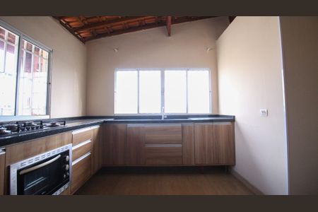 Casa para alugar com 80m², 2 quartos e 3 vagas Casa para alugar com 80m², 2 quartos e 3 vagasCozinha